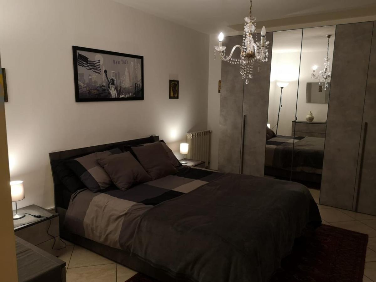 The Trip House - Between The Center And The Sea - Free Wifi And Jacuzzi Catania Exterior photo